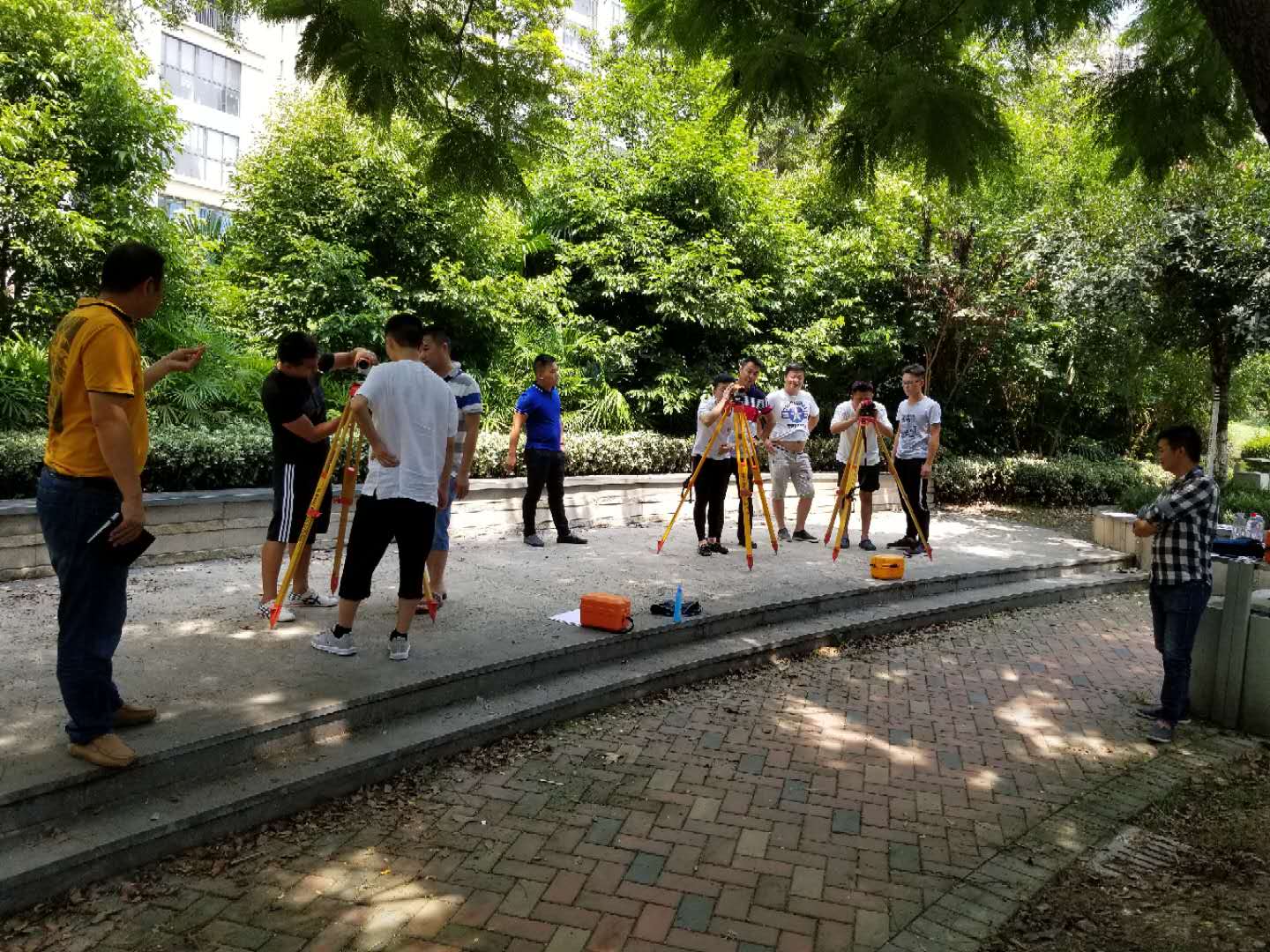 路橋資料員的工作內容是什么？--施工中各種試塊、試件的取樣、送檢、結果回索、上報、分類保管等。